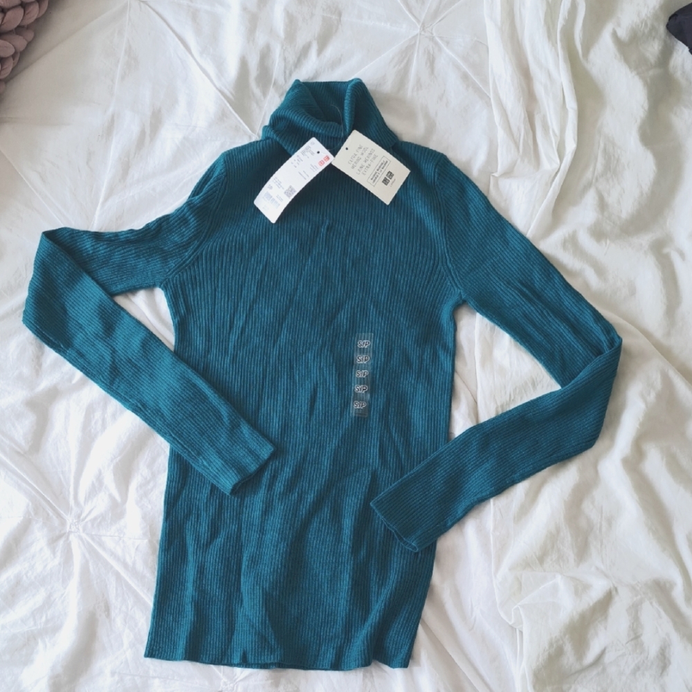 Uniqlo Teal Cowl Neck Sweater